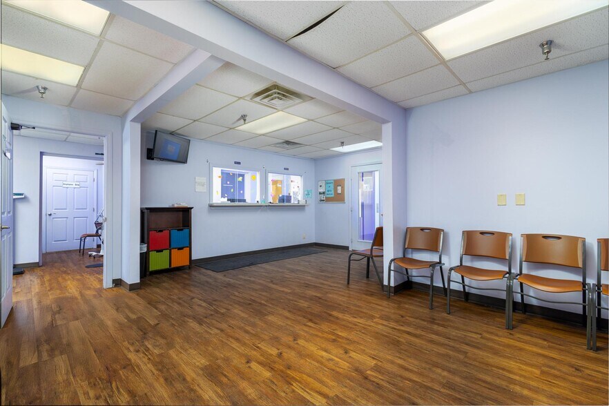 More Photos Of 3045 Pennsylvania Ave, Weirton Medical For Sale
