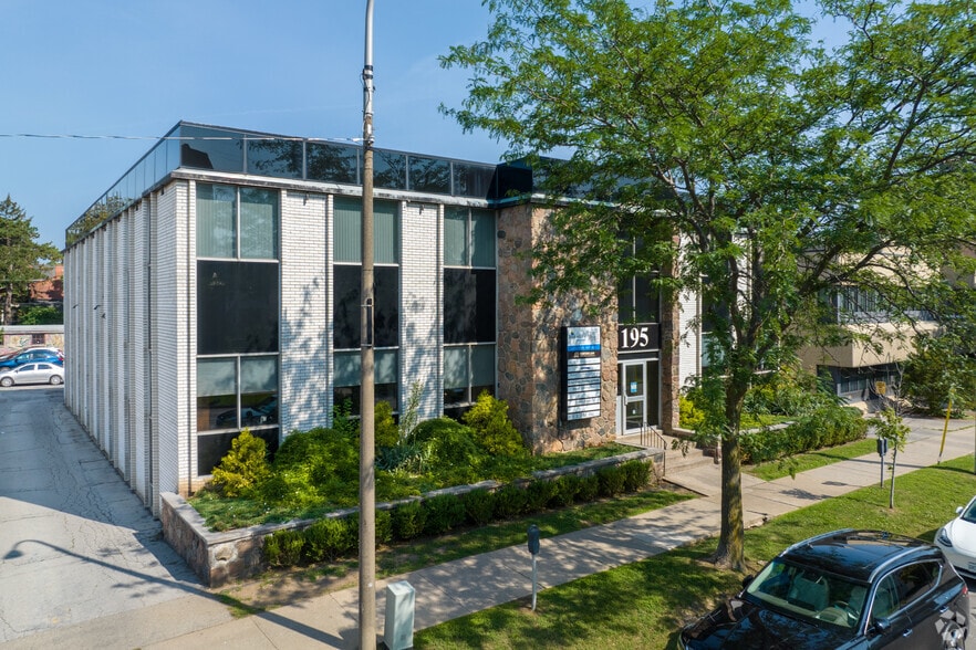 More Photos Of 195 King St, St Catharines Office For Lease