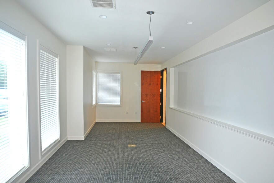 More Photos Of 4601 Spicewood Springs Rd, Austin Office For Sale