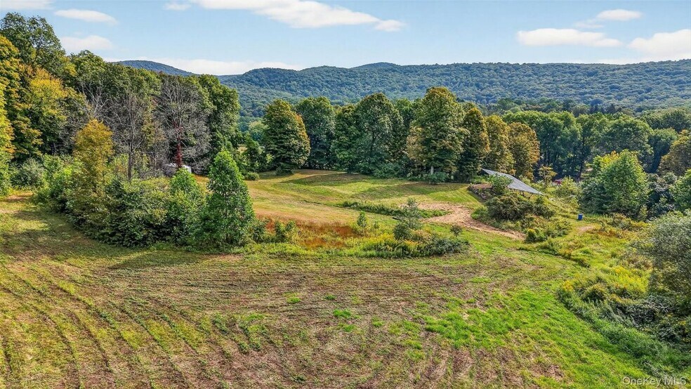 More Photos Of 3 Horsemens Trl, Cold Spring General Retail For Sale