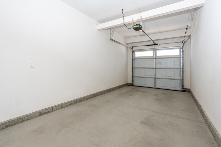 More Photos Of 2855 Foothill Blvd, La Verne Apartments For Lease