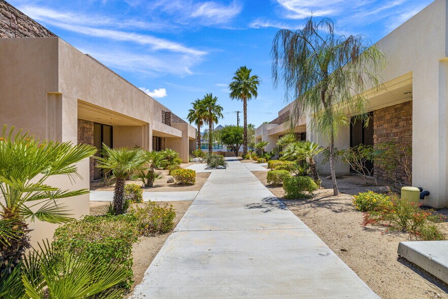 More Photos Of 550 S Paseo Dorotea, Palm Springs Medical For Sale