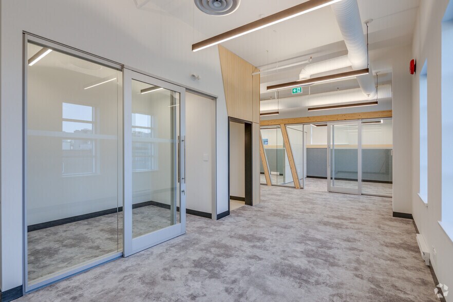 More Photos Of 112 6th Av E, Vancouver Unknown For Lease