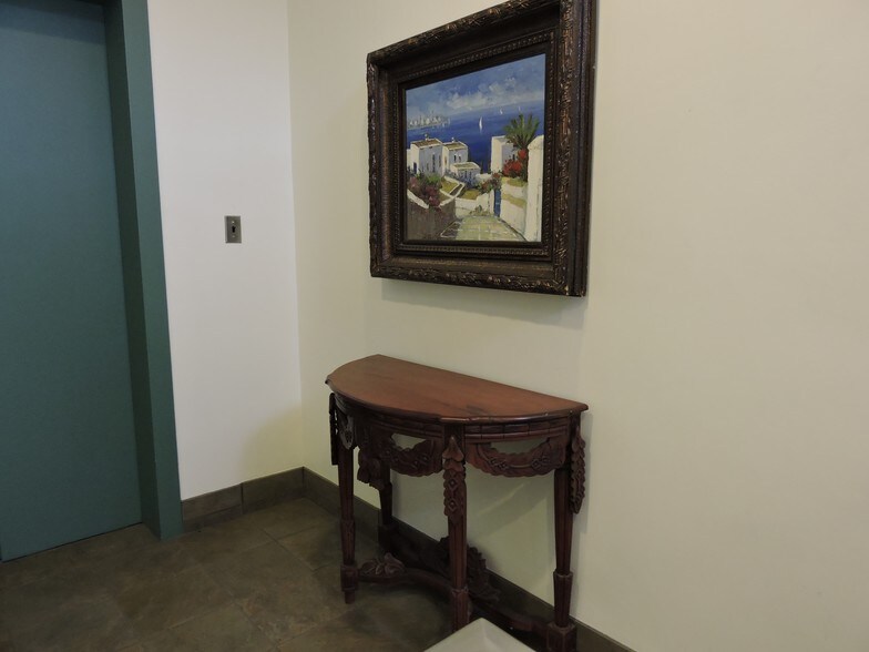 More Photos Of I-581 @ I-581 & Rte. 220 & Franklin Rd., Roanoke Unknown For Lease