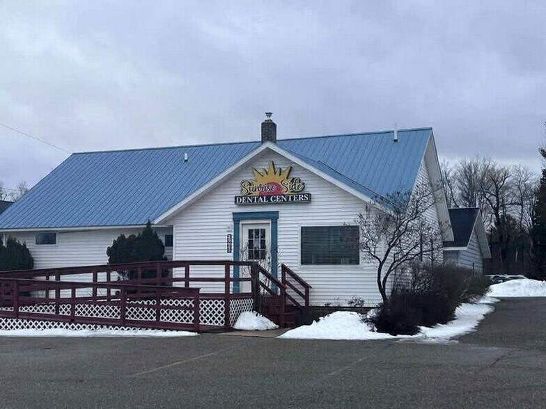 Primary Photo Of 3448 US 23, Alpena Medical For Sale