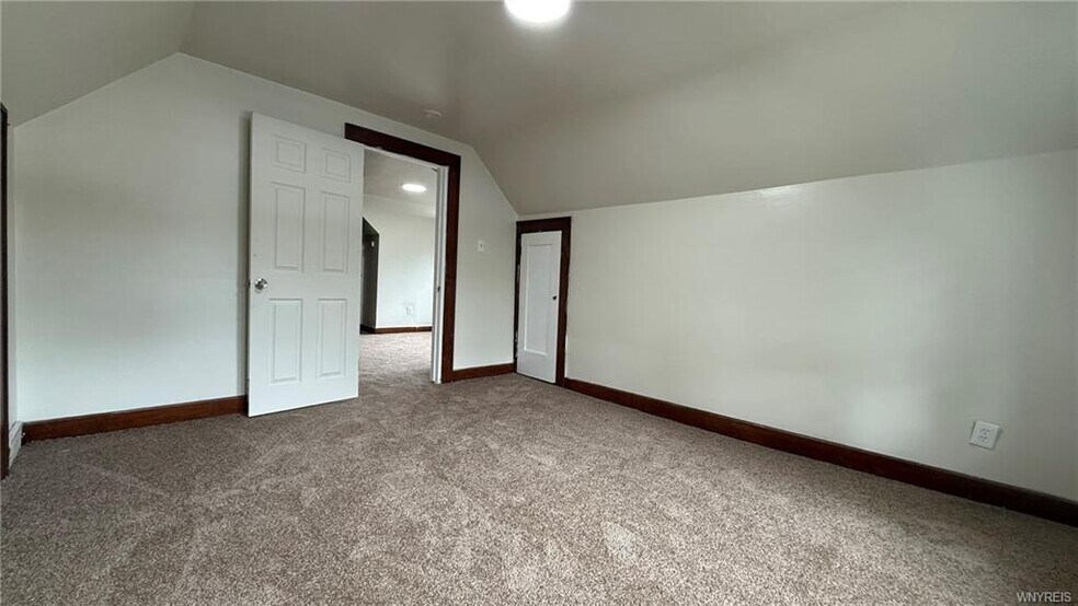 More Photos Of 1890 Linwood Ave, Niagara Falls Apartments For Sale