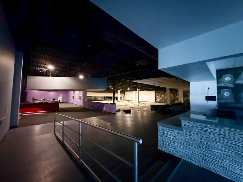 More Photos Of 5112 W Expressway 83, McAllen Bowling Alley For Sale