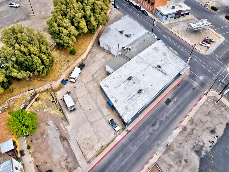 More Photos Of 209 N Arroyo Blvd, Nogales Storefront For Sale