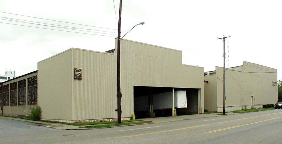 More Photos Of 3250 Spring Grove Ave, Cincinnati Warehouse For Sale