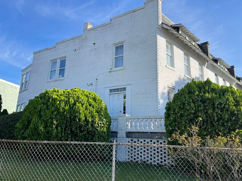 More Photos Of 5 Barney Cir SE, Washington Medical For Lease