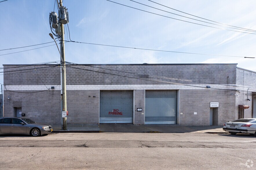 More Photos Of 3940 Merritt Ave, Bronx Warehouse For Lease