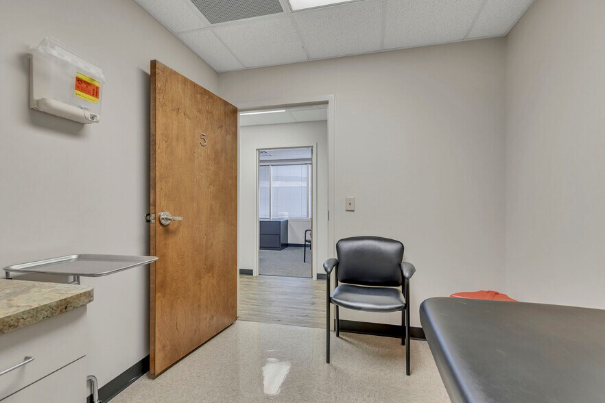 More Photos Of 2004 Hayes St, Nashville Medical For Lease