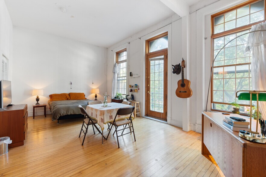 More Photos Of 1239 N Dearborn St, Chicago Apartments For Sale