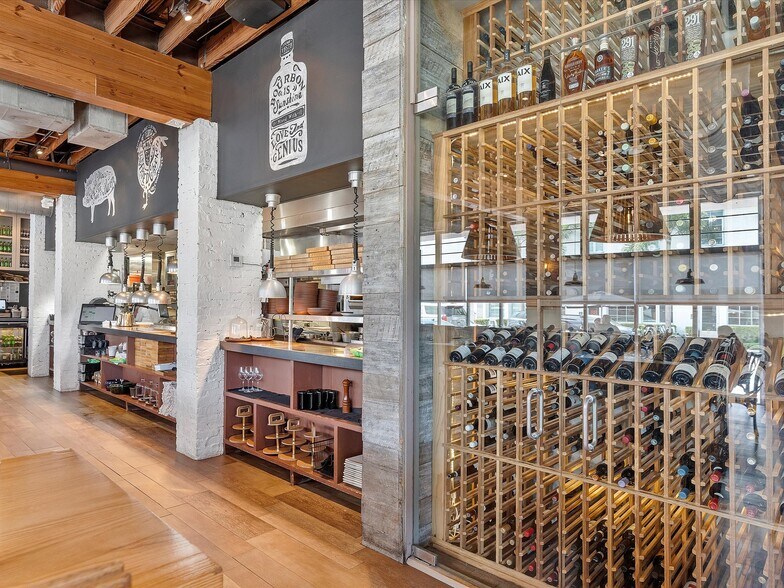 More Photos Of 1600 Lenox Ave, Miami Beach Storefront For Sale