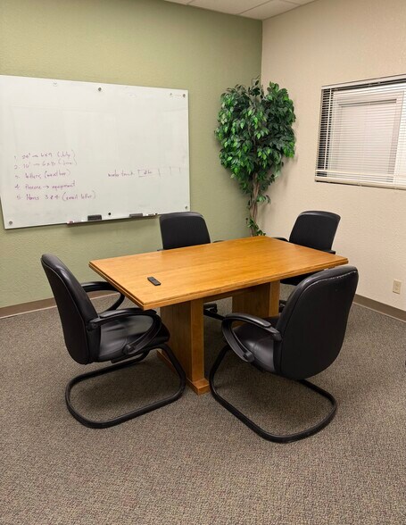 More Photos Of 404 Executive Center Blvd, El Paso Medical For Lease