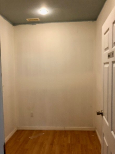 More Photos Of 1390-1400 Plains Rd E, Burlington General Retail For Lease