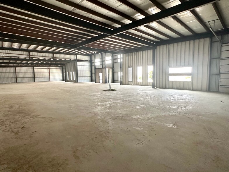 More Photos Of 4760 Grants Ln, Fort Worth Light Distribution For Sale