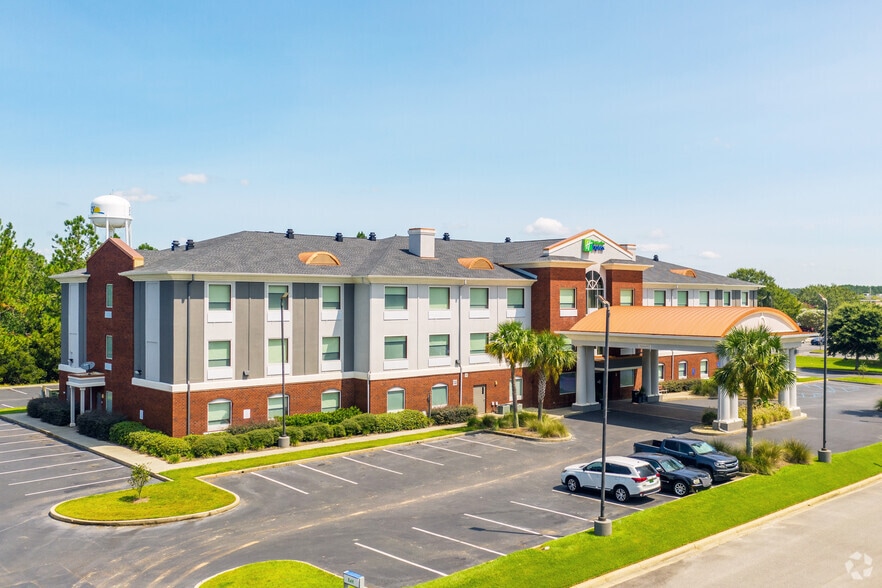 More Photos Of 3155 Abbey Ln, Foley Hotel For Sale