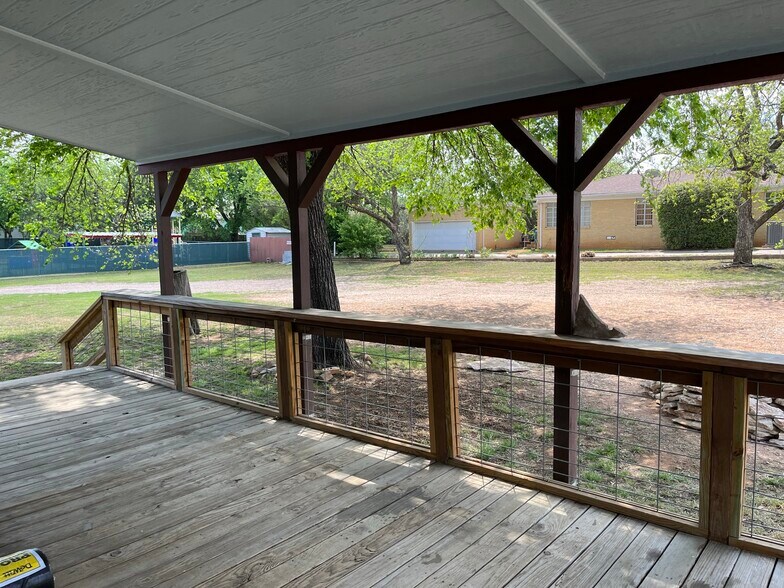 More Photos Of 1600 S Ford St, Llano Storefront Retail Office For Sale