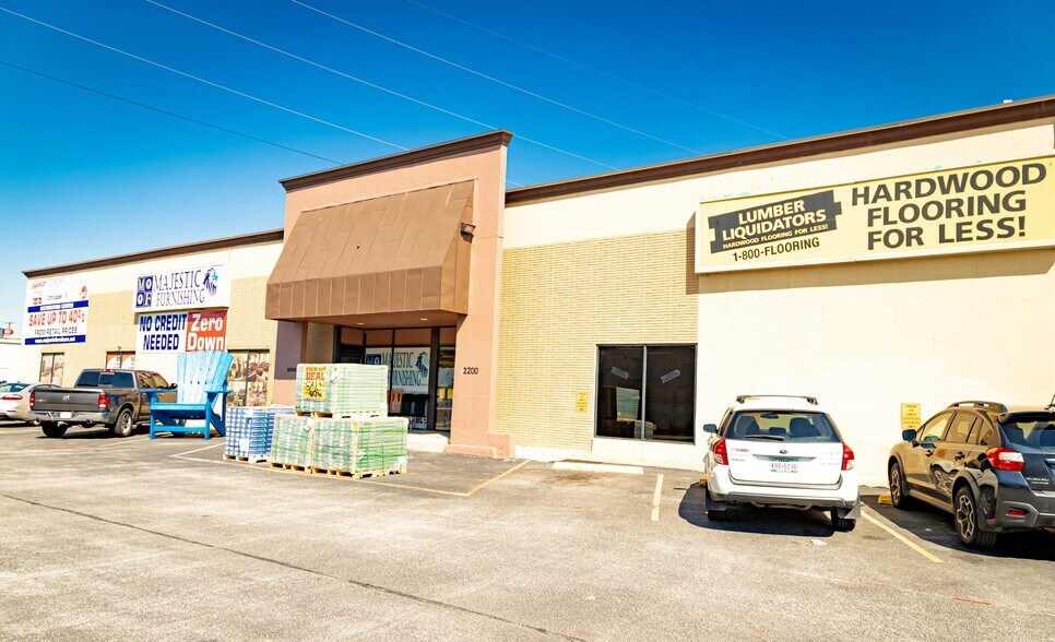 More Photos Of 2200-2206 NW Loop 410, San Antonio Warehouse For Lease