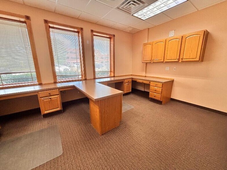 More Photos Of 558 Ashmun St, Sault Sainte Marie Medical For Sale