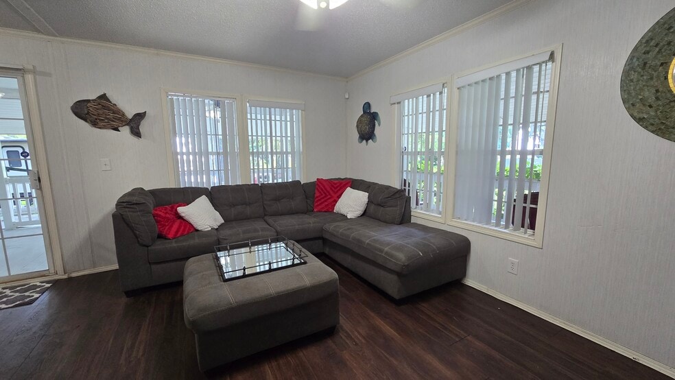 More Photos Of 44 Crawford Dr, Lake Placid Manufactured Housing Mobile Home Park For Sale