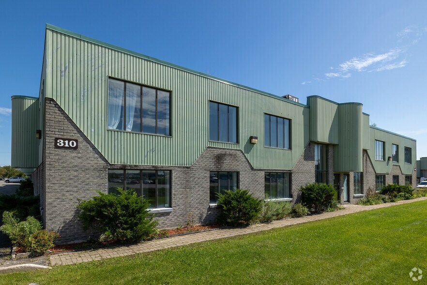 More Photos Of 310 Industriel, St-Eustache Flex For Lease