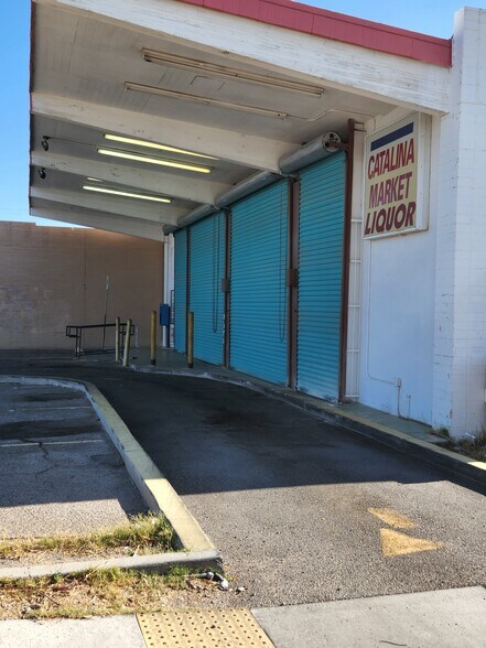 More Photos Of 2226 N Country Club Rd, Tucson Convenience Store For Sale