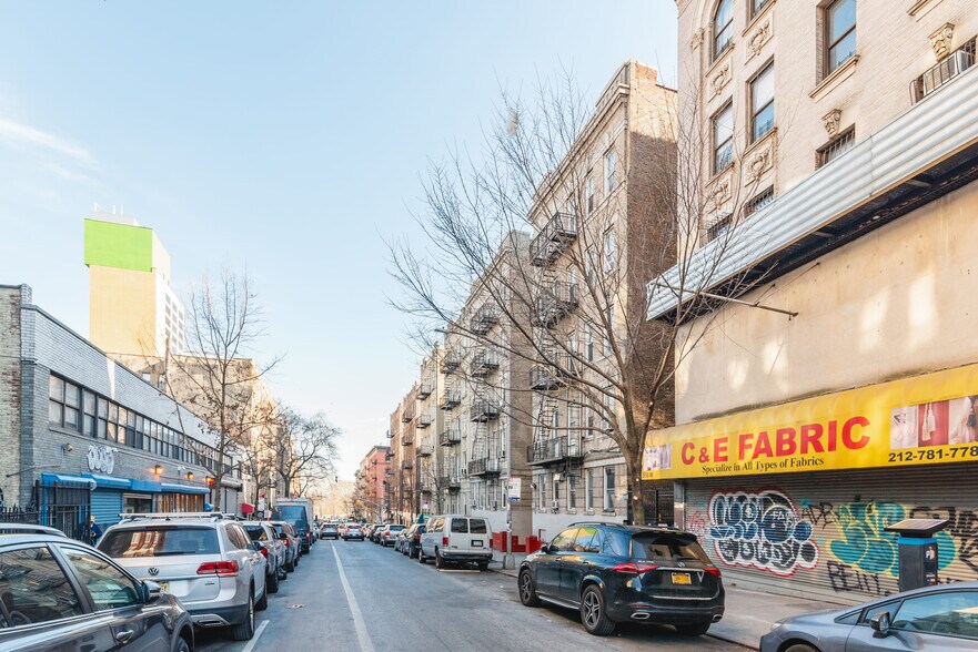 More Photos Of 550 W 180th St, New York Apartments For Sale