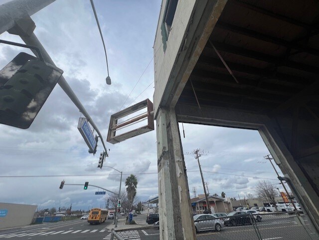 More Photos Of 208 E Olive Ave, Turlock Storefront For Sale