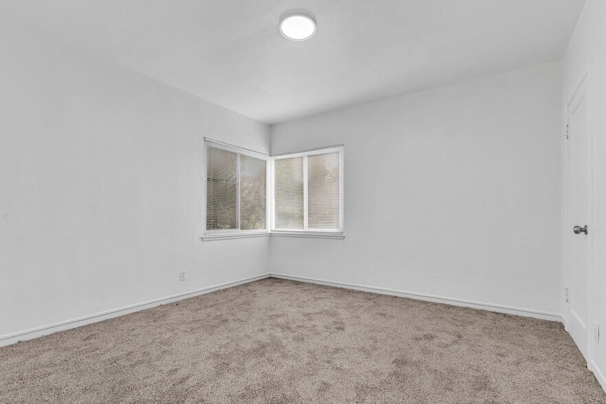 More Photos Of 5492 Ruth Ave, Oakland Apartments For Sale