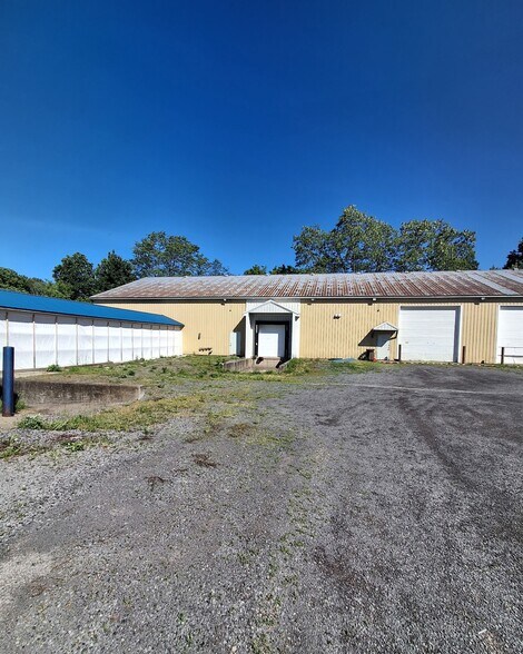 More Photos Of 755 E Seneca St, Oswego General Retail For Lease