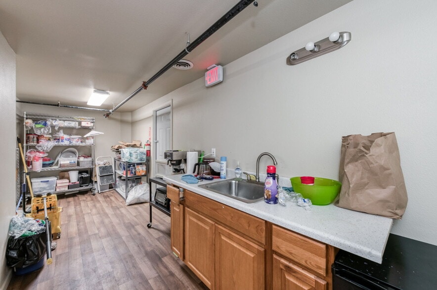 More Photos Of 137 N L St, Dinuba Storefront Retail Residential For Sale