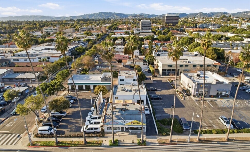 More Photos Of 2709 Santa Monica Blvd, Santa Monica Storefront Retail Residential For Sale