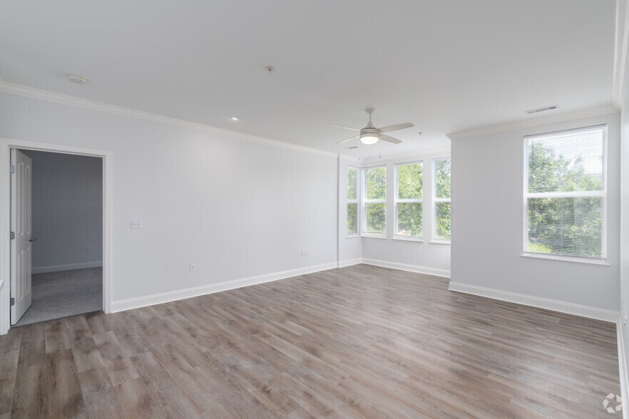 More Photos Of 200-220 Trotter Rd, Weymouth Apartments For Lease