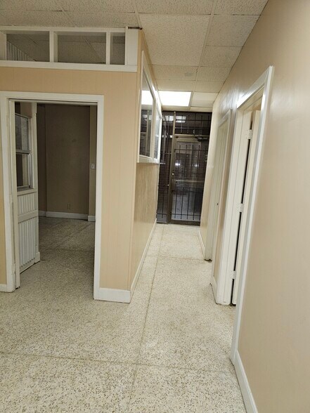 More Photos Of 8300 Homestead Rd, Houston Medical For Sale