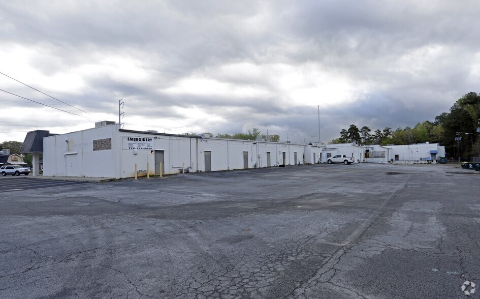 More Photos Of 2575 Snapfinger Rd, Decatur Storefront For Lease