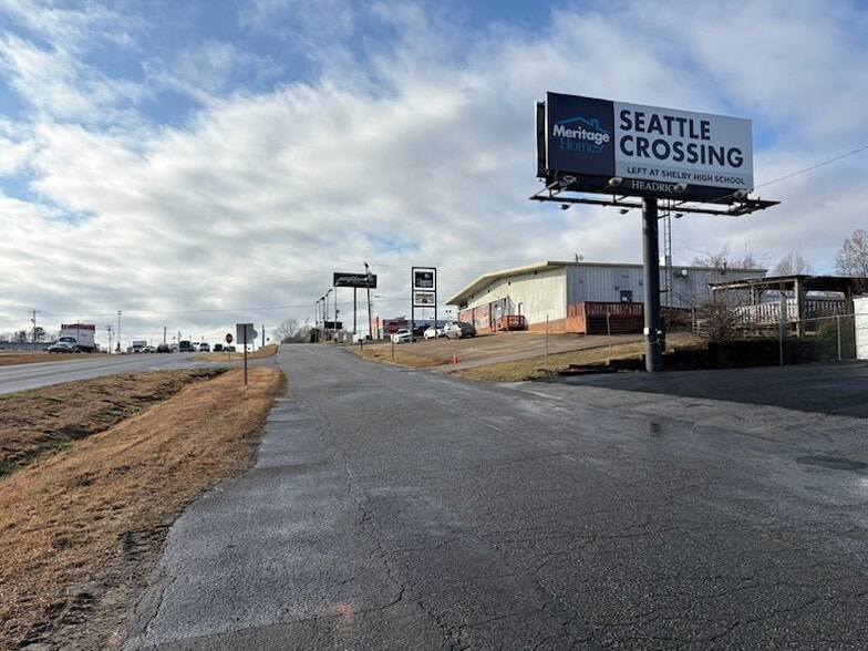 More Photos Of 1855 EAST DIXON BLVD., SHELBY, NC 28150, Shelby Flex For Sale