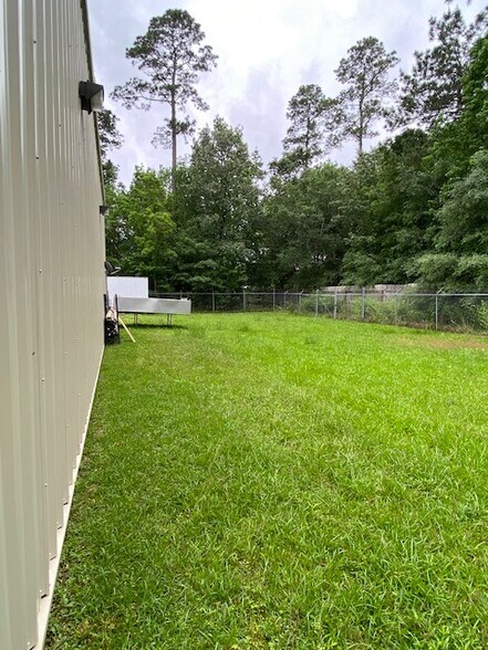 More Photos Of 8825 Eastex Fwy, Beaumont Warehouse For Lease