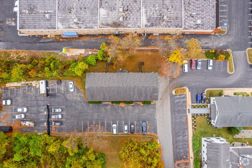 More Photos Of 2972-2976 Penwick Ln, Dunkirk Office For Lease