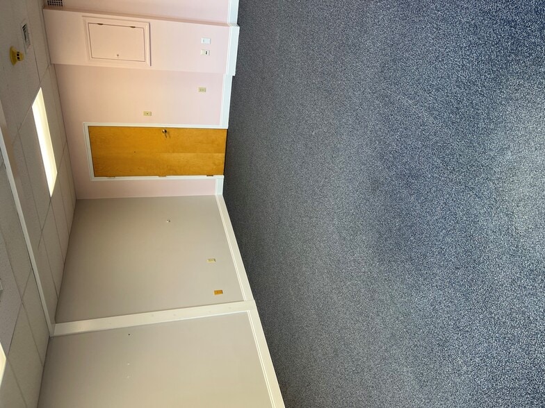 More Photos Of 76 Summer St, Fitchburg Medical For Lease