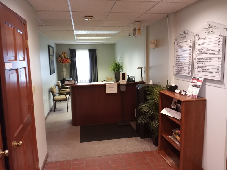 More Photos Of 261 W Johnstown Rd, Columbus Coworking Space