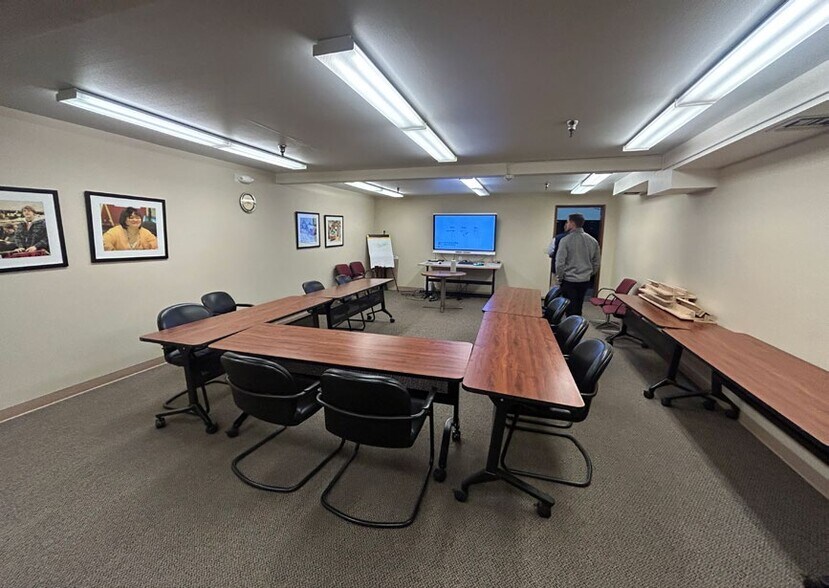 More Photos Of 5285 SE Mallard Way, Portland Warehouse For Sale