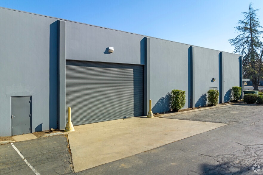 More Photos Of 1985 W Olive Ave, Merced Warehouse For Lease