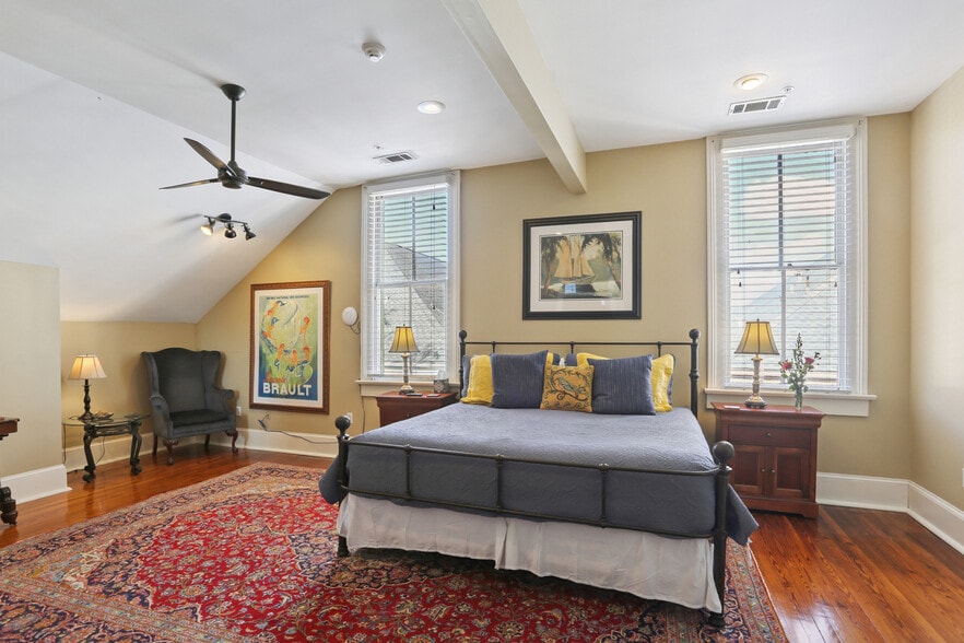 More Photos Of 4117 Perrier St, New Orleans Hotel For Sale