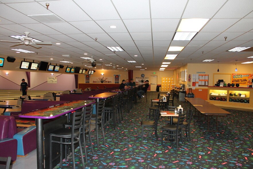 More Photos Of 125 E J St, Deer Park Warehouse For Lease