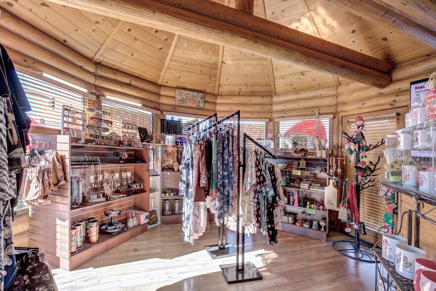 More Photos Of 102 E Main St, Payson General Retail For Sale