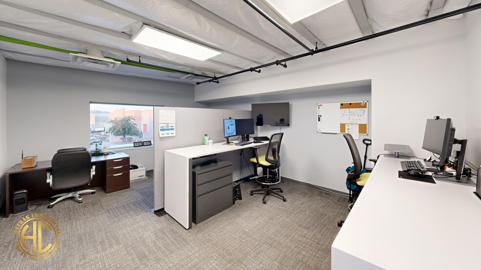 More Photos Of 295 Sunpac Ave, Henderson Warehouse For Sale