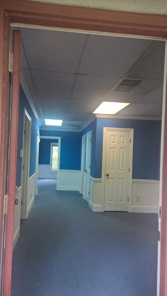 More Photos Of 200 Market Pl, Roswell Office Residential For Lease