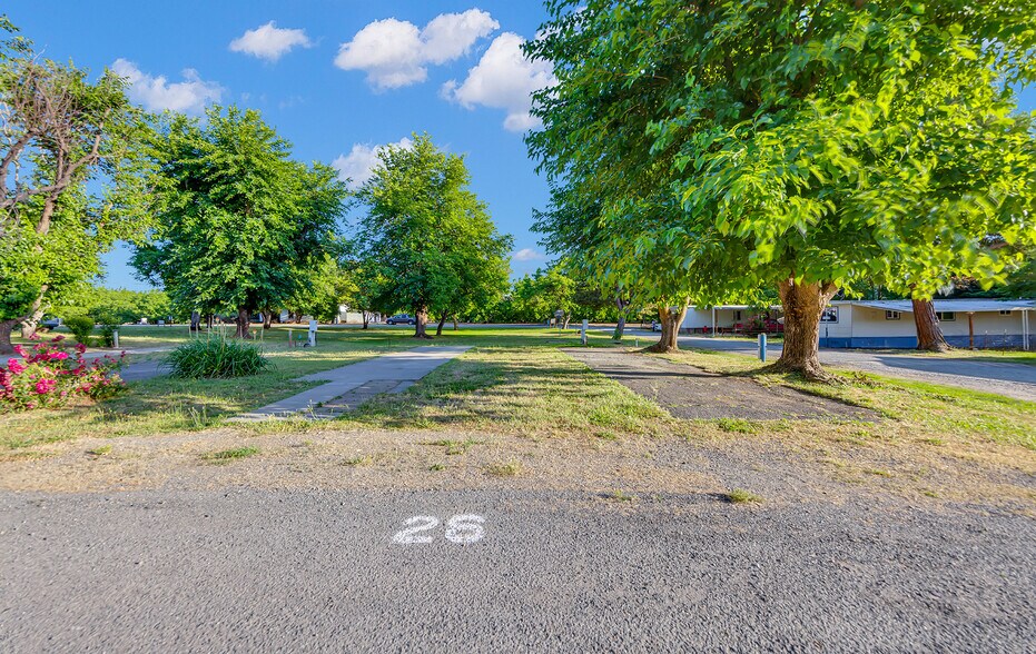 More Photos Of 24850 5th Ave, Los Molinos Manufactured Housing Mobile Home Park For Sale
